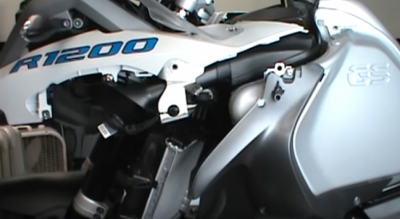 locatie bestaande luchtinlaat links